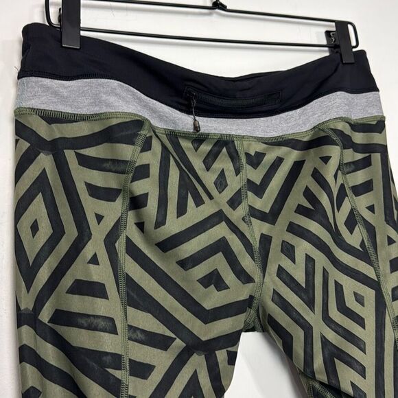 Lululemon Run: Inspire Crop II *All Full-On Luxtreme 10 - Picture 7 of 11